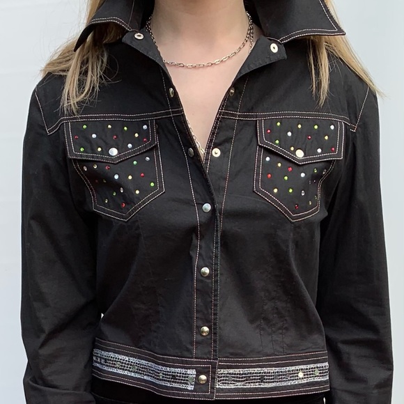 Black cotton collared short summer blazer accented with shiny colored beadings - Picture 9 of 16